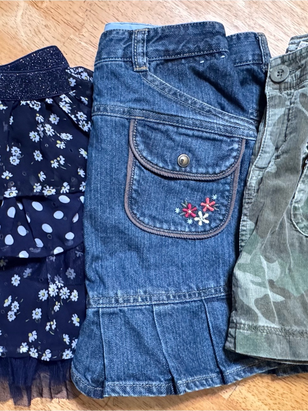 3 Girls skirt lot size 10 read discription